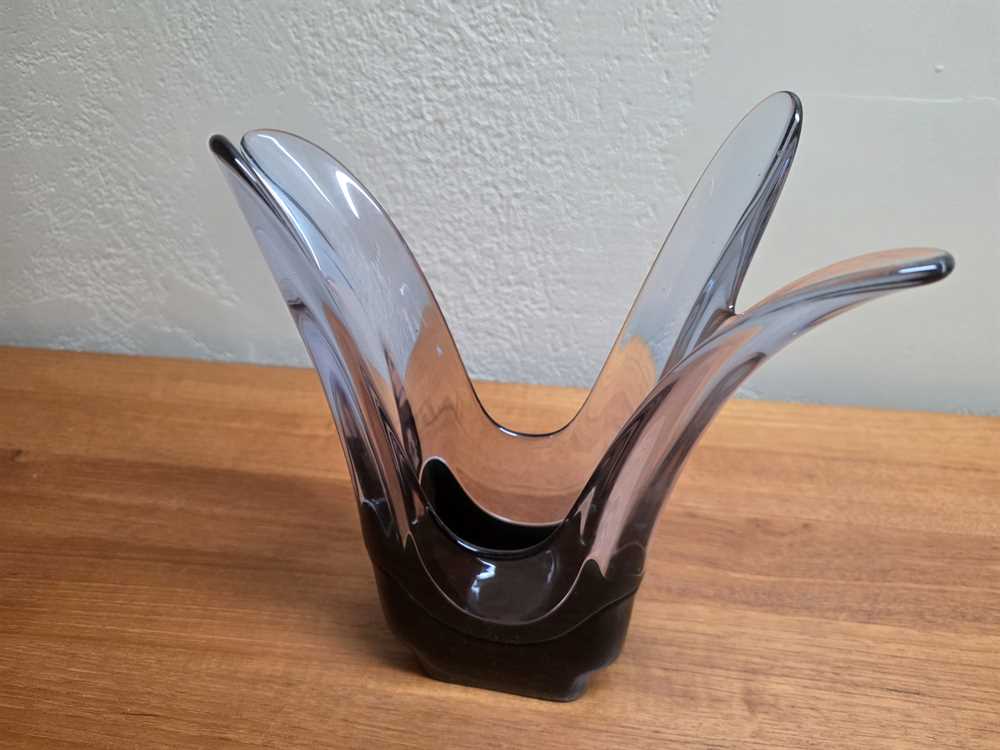 Tiffin USA Twilight Smoke Vase