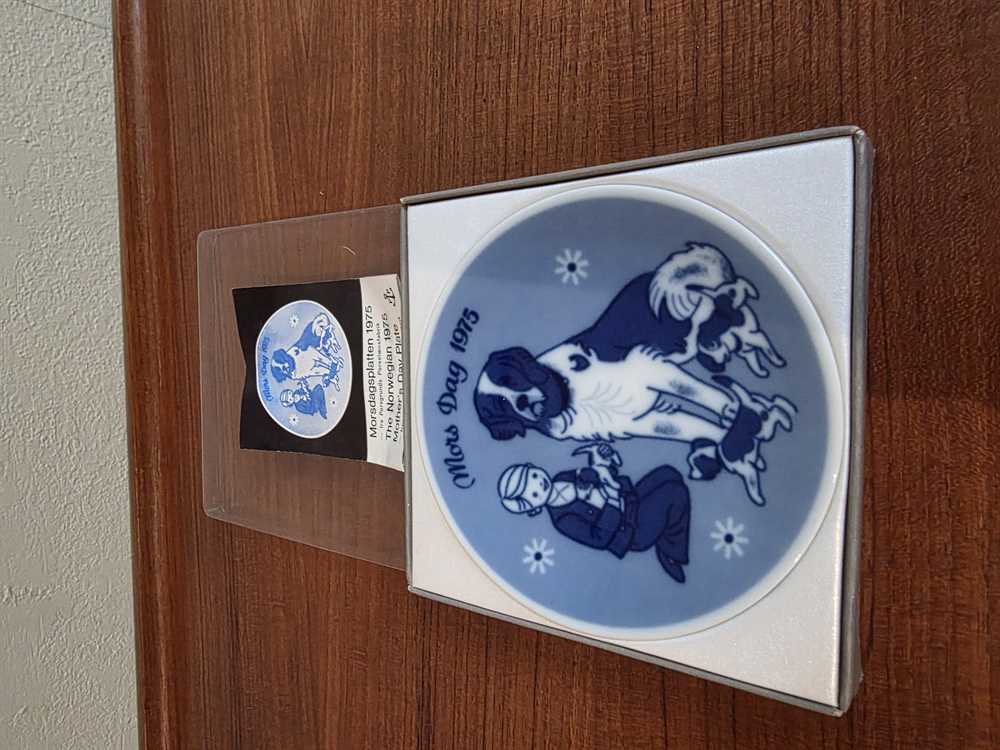 Mother's Day 1975 Plate by Porsgrund Norway