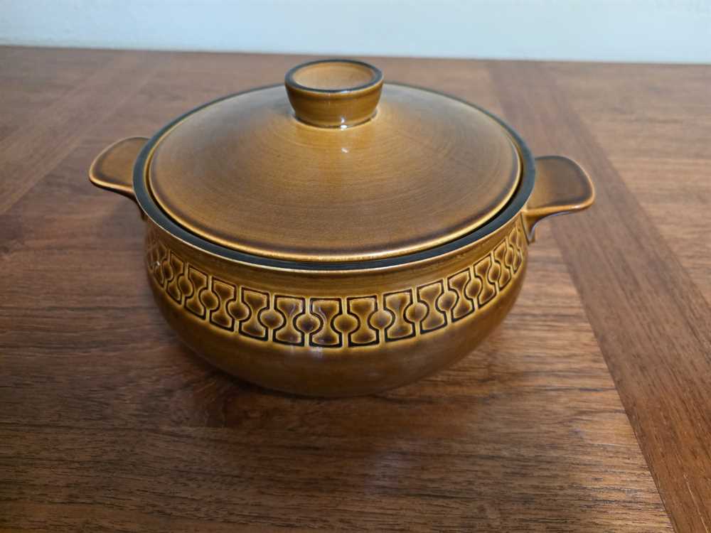 Cambrian Stoneware Japan Casserole w// Lid