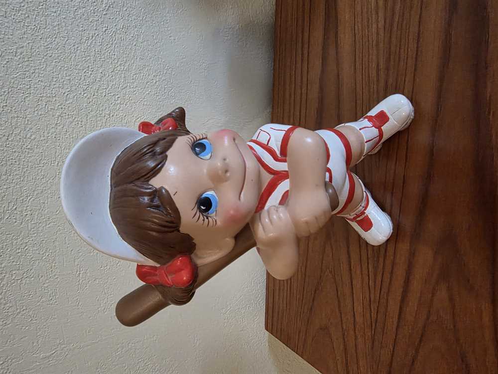 1970's Atlantic Mold Girl Baseball Player