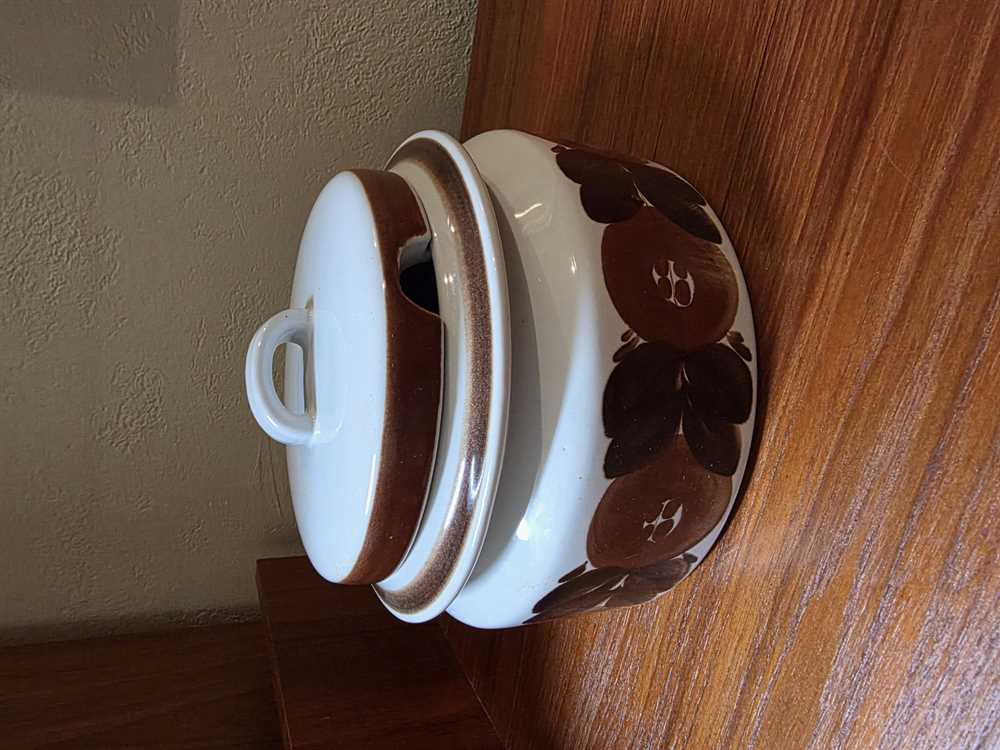 Arabia Finland Rosmarin Tureen Signed by Ulla Procope