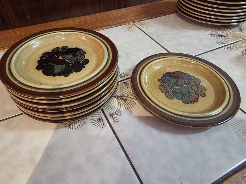 Arabia Finland Otso Side Plate 7" by Raija Uosikkinen and Ulla Procopé