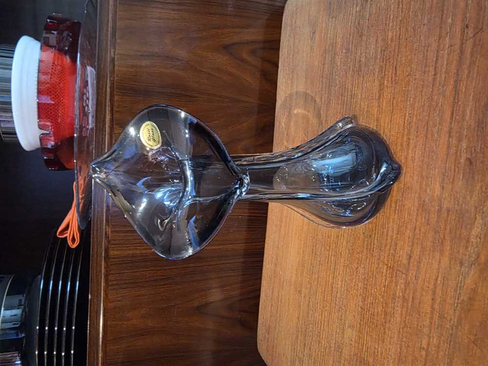 Rossi Glass Niagra Falls Vase