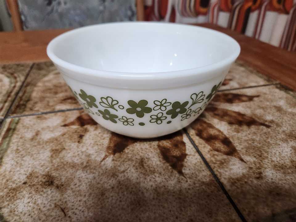 Pyrex Spring Blossom 402