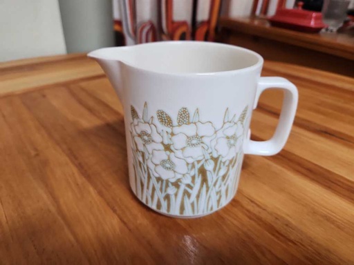 [MB01380] Hornsea Fleur Milk Jug