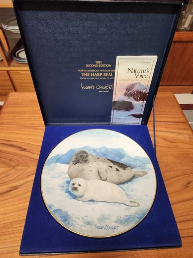 [MB01903] Goebel 1981 Harp Seal Collector's Plate by Lissa Calvert - Signed and Numbered
