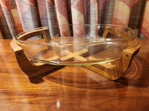 [MB01923] Gailstyn Sutton  Casserole w/Solid Teak Stand