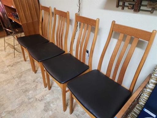 [MB02074] Set of 4 Farstrup Mobler Teak Dining Chairs