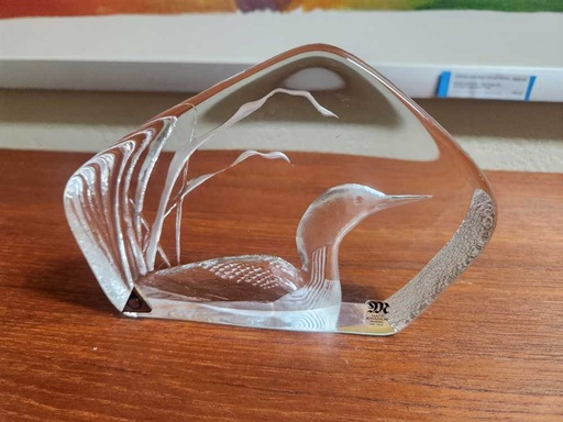 [MB02113] Mats Jonasson "Duck" Glass Sculpture - Signed - Stickered