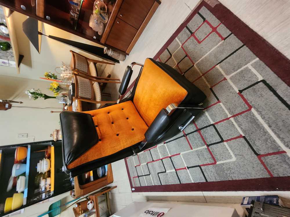 Lead Industries La-Z-Boy アンティーク机 1960's Original La-Z-Boy Recliner | Modern Love