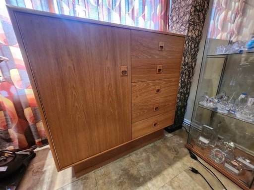 [CT00329] Teak Gentleman's Dresser