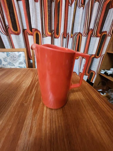 [MB02190] Melmac Water Pitcher