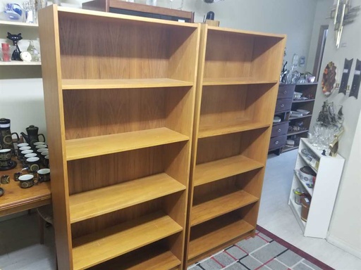[MB02240] Danish Teak Bookcase