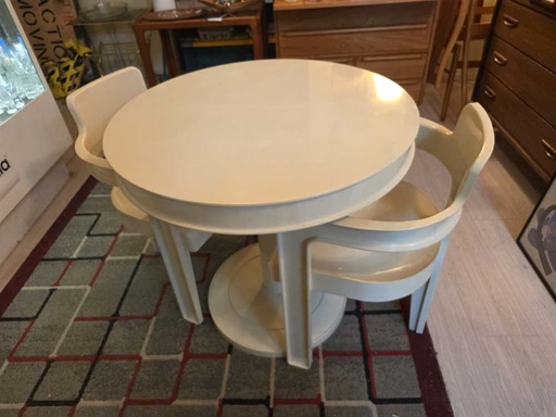 [MB02409] Syroco 1970's Dining Table and 2 Chairs