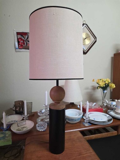 [CT00381] 1960's Electrohome Teak and Black Lacquered Table Lamp