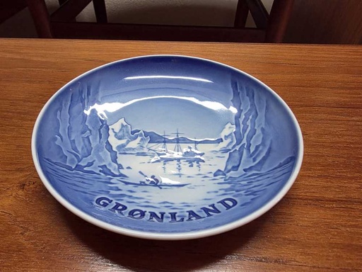 [MB02438] Royal Copenhagen Greenland Hangable Collectors Plate