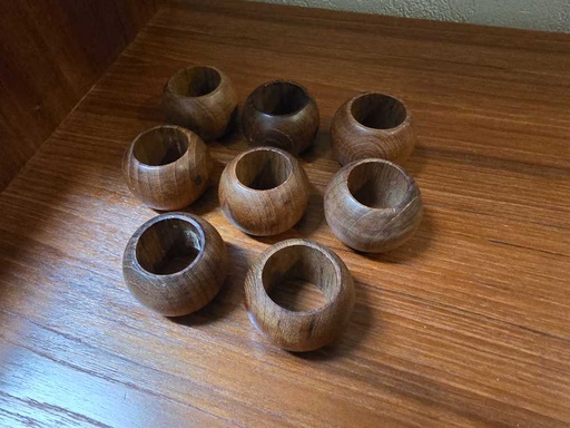[MB02451] Set of 8 Teak Napkin Rings