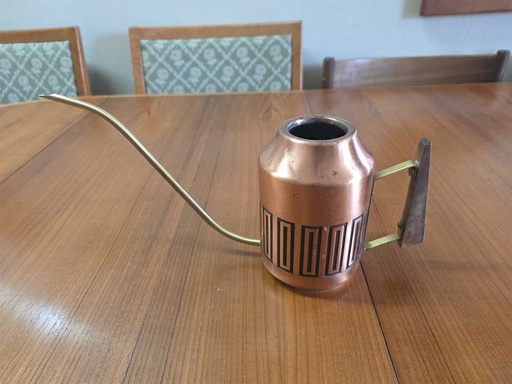 [MB02470] Vintage Copper Watering Can