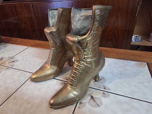 [MB02508] Pair of Vintage Brass Boots