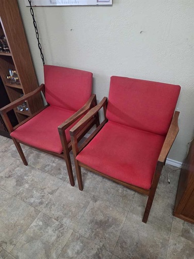 [CT00392] Walter Nugent Canada Walnut Arm Chair